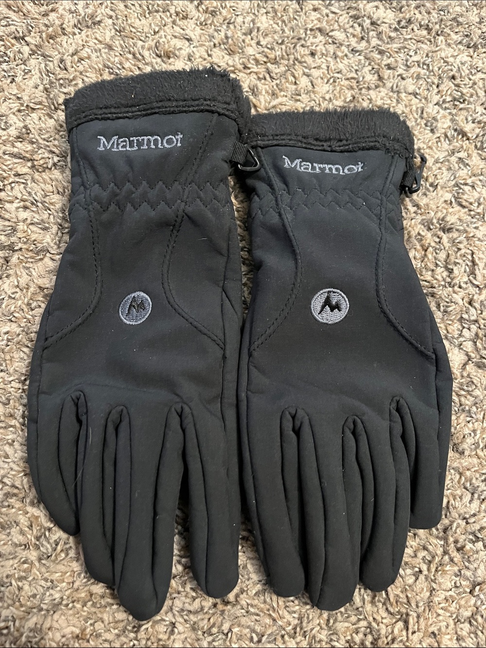Marmot Women’s Black Cold-Weather Gloves with Fleece Cuff